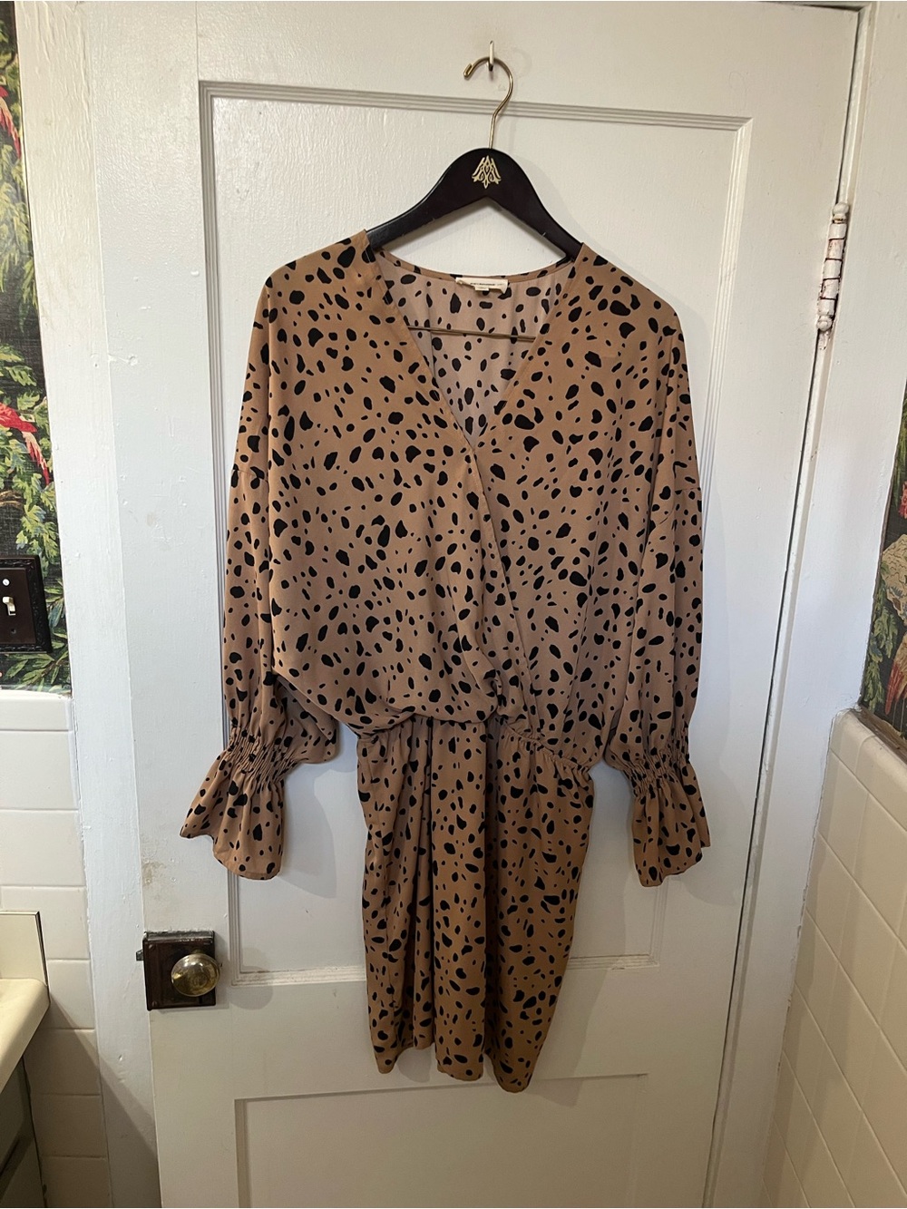 Eesome Tan & Black Abstract Animal Print Faux Wrap Mini Dress Size Large EUC